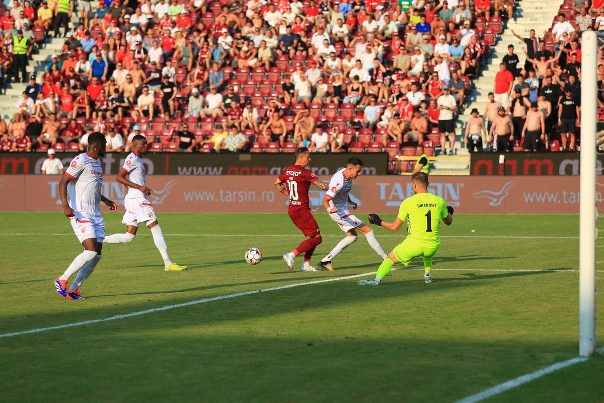 „Nu pot accepta asta” » Chiar înainte de derby, jucătorul plecat de la CFR Cluj la Rapid îl critică pe Dan Petrescu