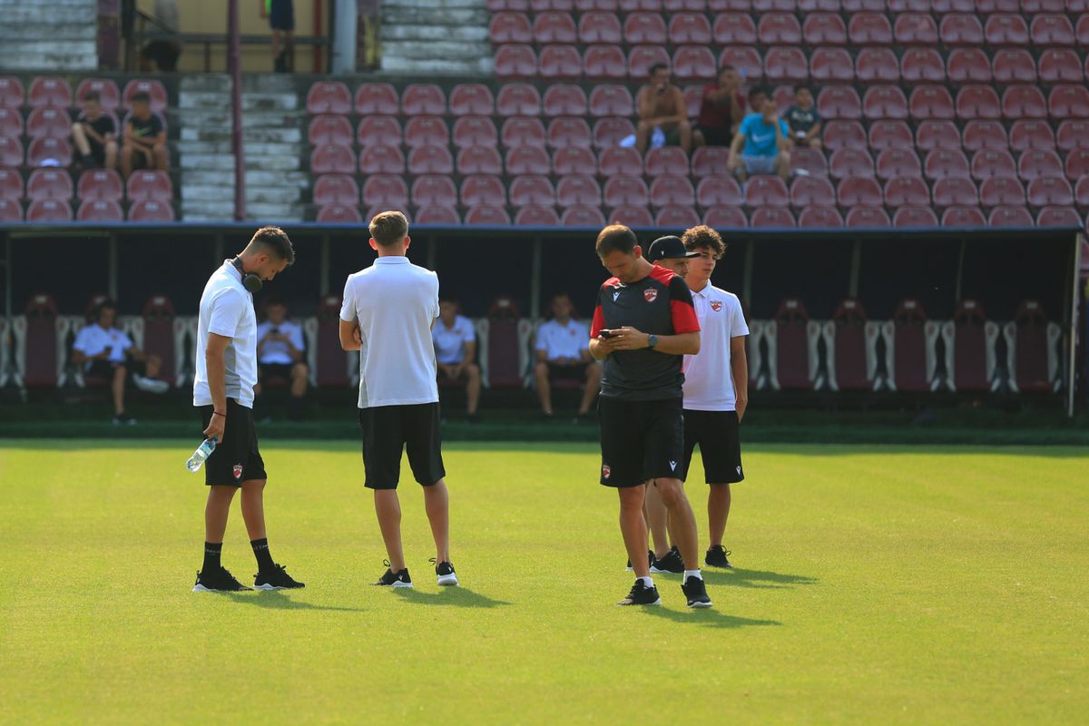 CFR Cluj - Dinamo, înainte de meci