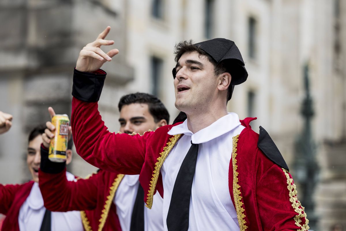 Spectacol pe străzile Berlinului înainte de Spania - Anglia » Cum s-au distrat fanii înainte de finala de la Euro 2024