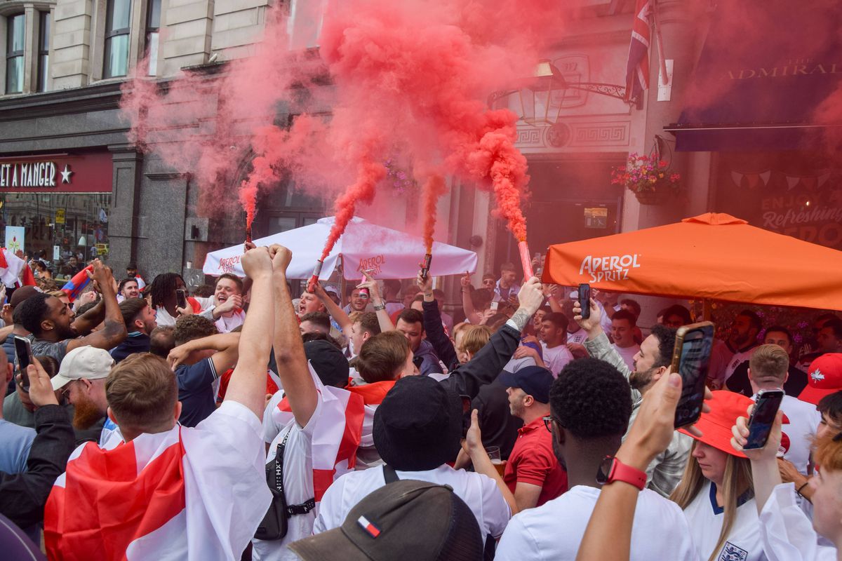 Spectacol pe străzile Berlinului înainte de Spania - Anglia » Cum s-au distrat fanii înainte de finala de la Euro 2024