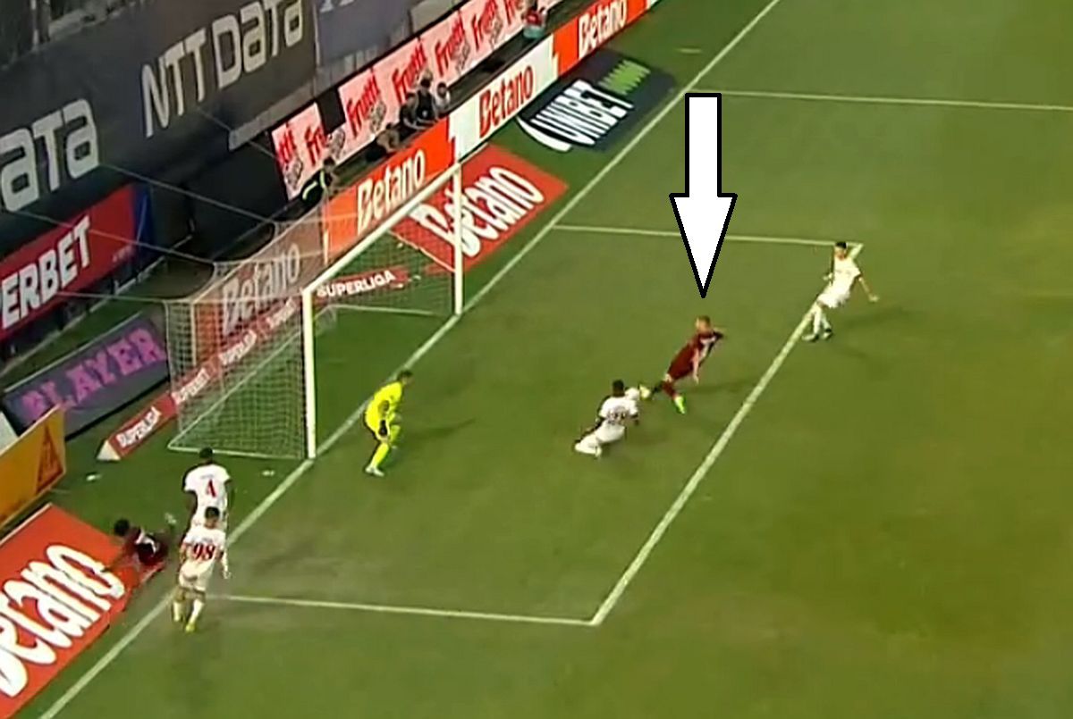 Daniel Bîrligea s-a făcut de râs în CFR Cluj - Dinamo: ratare din 4 metri