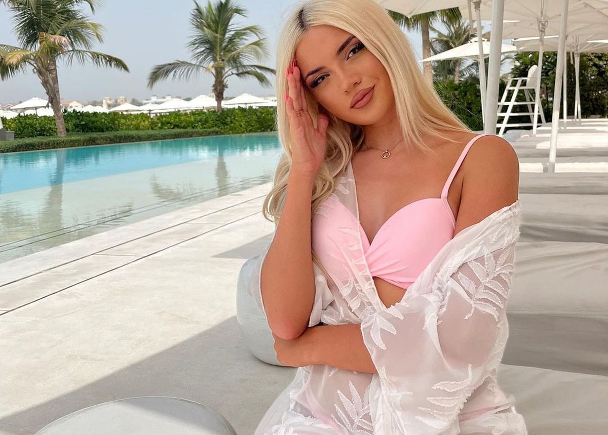 Cea mai sexy fană a Spaniei va fi pe stadion la finala cu Anglia » Frumoasa blondă face ravagii în tricoul „Furiei Roja”