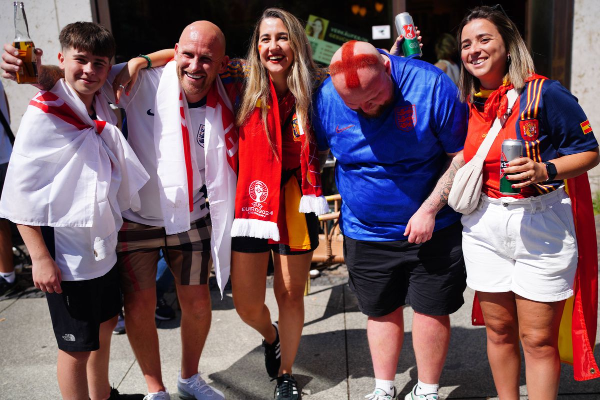 Spectacol pe străzile Berlinului înainte de Spania - Anglia » Cum s-au distrat fanii înainte de finala de la Euro 2024
