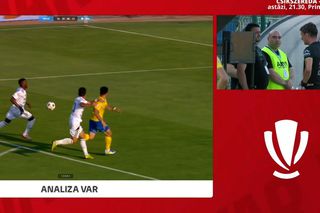 Două decizii controversate în prima etapă de Superliga » Arbitrul a fost chemat la VAR, dar a ignorat recomandarea
