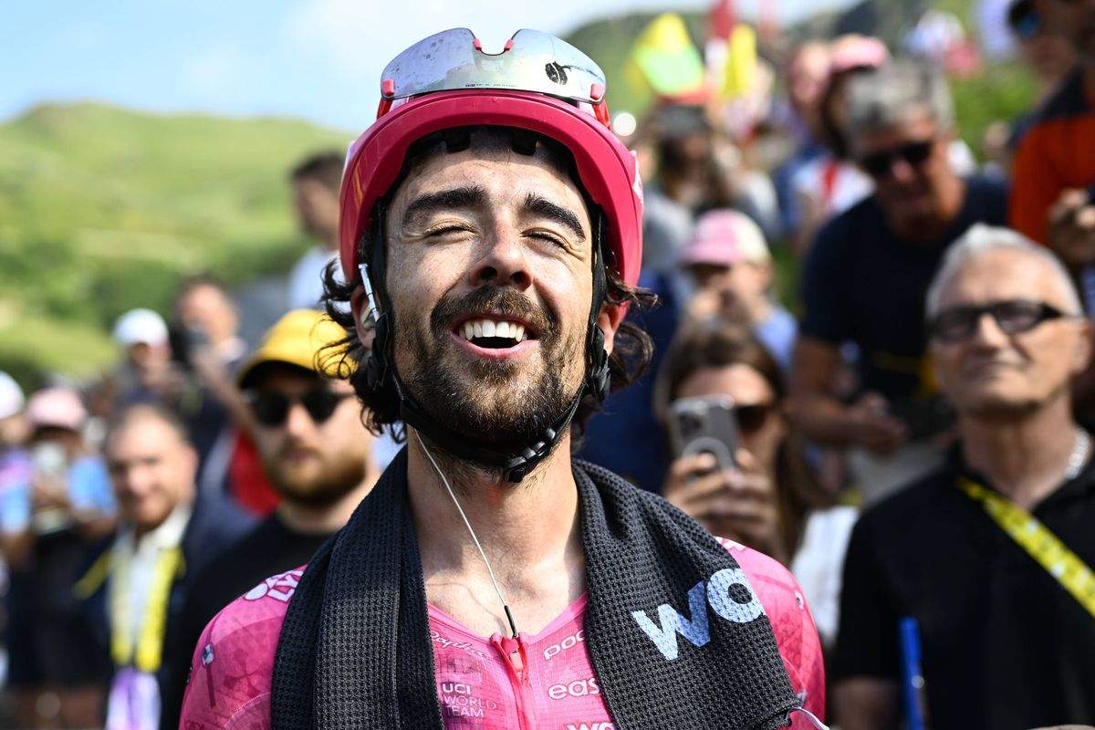 Etapă cu doi mari câștigători în Turul Franței » Tadej Pogacar a rămas fără tricoul galben