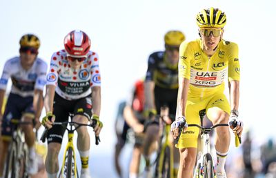 Alex Ciocan analizează prima fază din Turul Franței 2025: „Visma are o tactică ciudată, dar doar așa-l poate doborî pe Tadej Pogacar!”