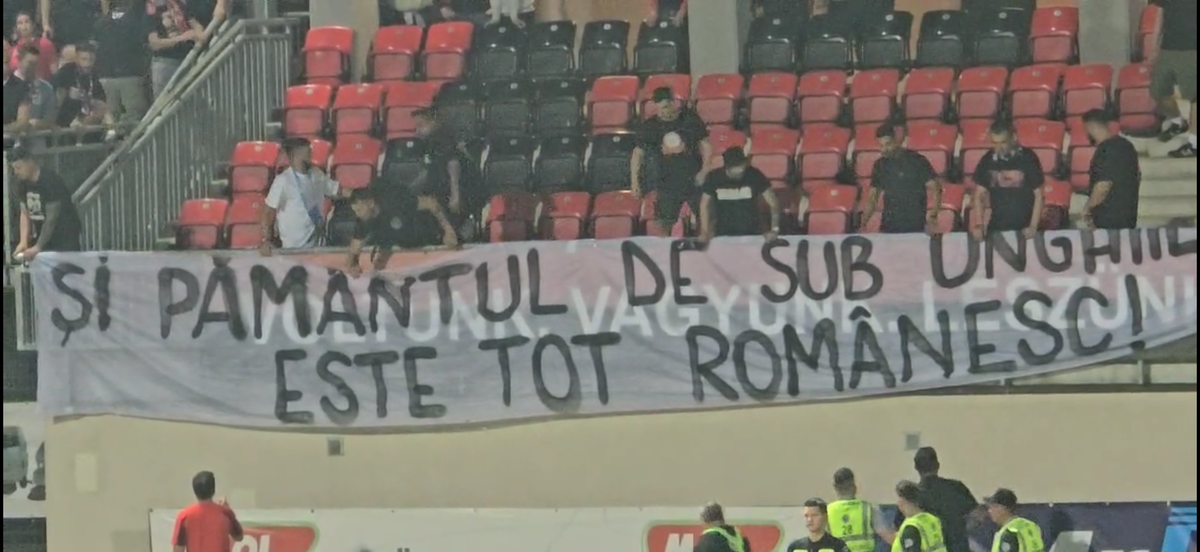 „Prima dată când pățim așa ceva” » A apărut dialogul purtat la porțile stadionului de șeful Jandarmeriei cu fanii lui Dinamo