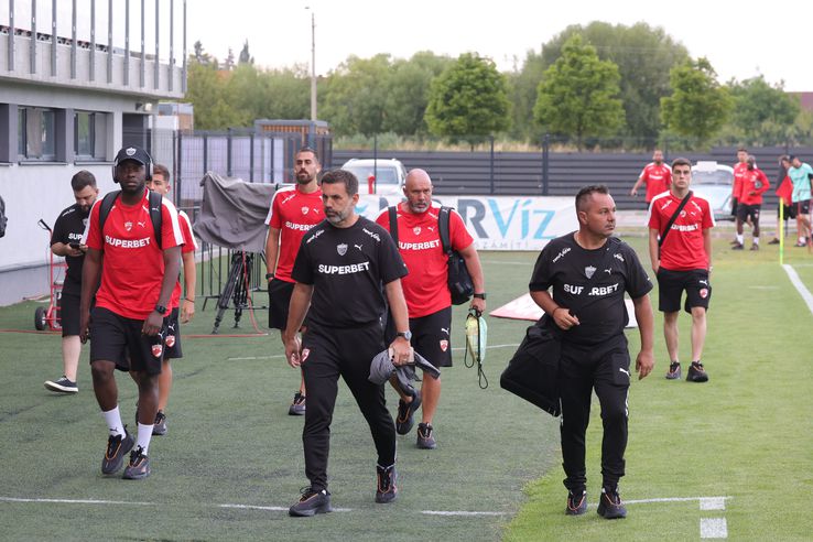 Zeljko Kopic și Florentin Petre înainte de Csikszereda - Dinamo / Foto: Ionuț Iordache GSP