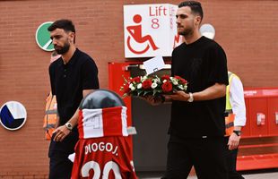 Gest emoționant al rivalilor de la Manchester United pentru Diogo Jota, în fața stadionului „Anfield”