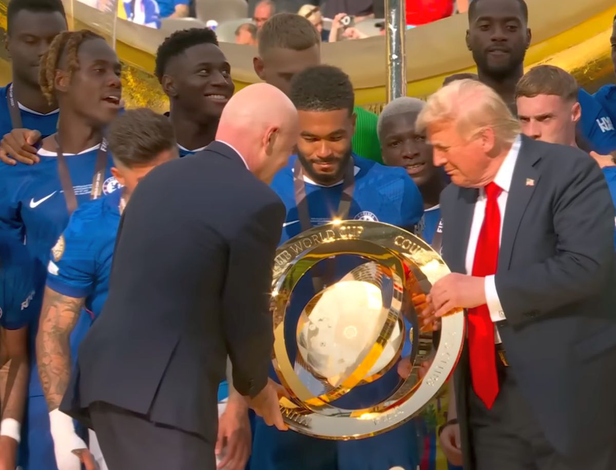 „Scene caraghioase” după Chelsea - PSG: Donald Trump, prins între campioni în momentul sărbătorii
