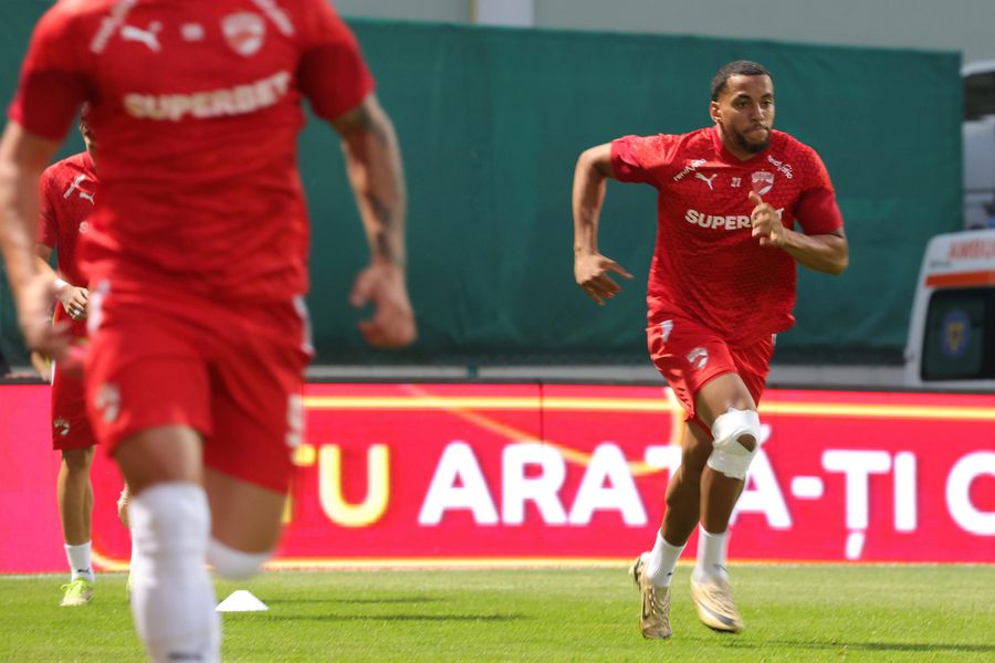 Maxime Sivis / Foto: Ionuț Iordache GSP Una caldă, alta rece pentru Dinamo » Care sunt situațiile lui Sivis și Epassy înaintea startului returului