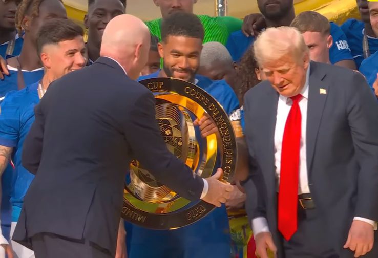 Donald Trump, la ceremonia de premiere a lui Chelsea