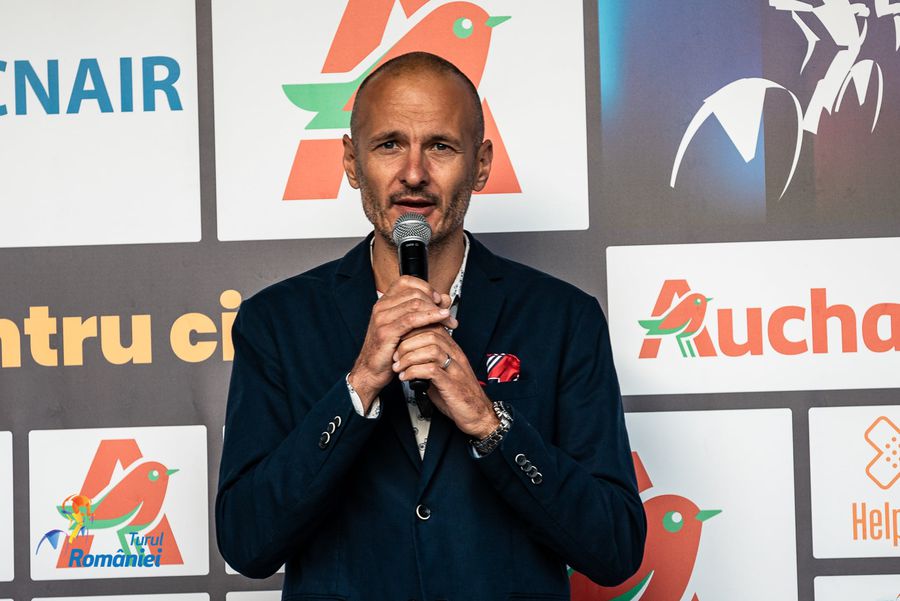 Alex Ciocan, într-o ediție de Turul României, foto: facebook @micabucla Alex Ciocan analizează prima fază din Turul Franței 2025: „Visma are o tactică ciudată, dar doar așa-l poate doborî pe Tadej Pogacar!”