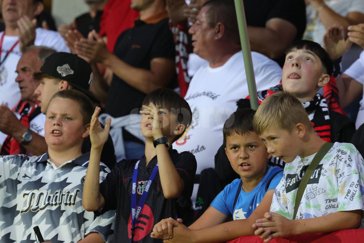 Harta Ungariei Mari la Csikszereda - Dinamo » Ce s-a auzit în tribune la Miercurea Ciuc și scenografia pregătită