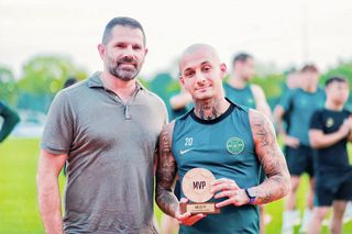 Alex Mitriță, votat jucătorul etapei în China » Premiul i-a fost înmânat de cel care l-a accidentat pe Cristi Chivu