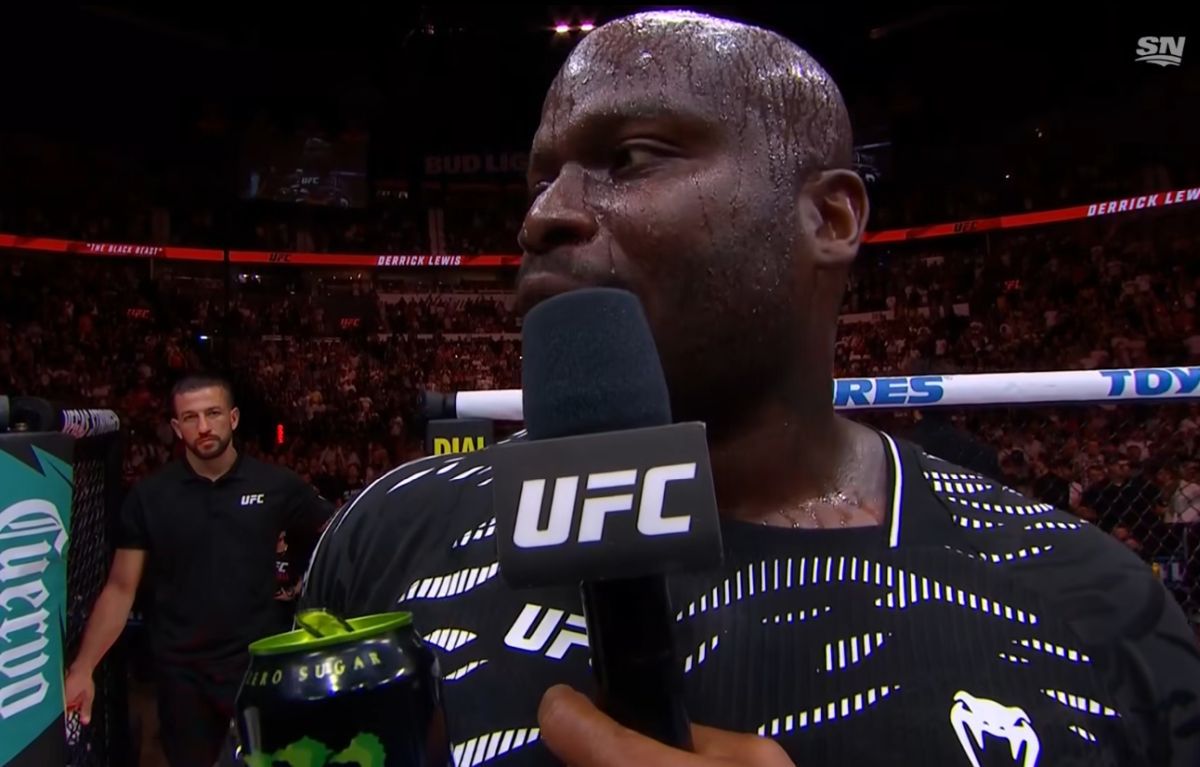 „Urmează nevasta mea, vor fi multe lupte la sol” » Victorios în gala UFC din week-end, „greul” Lewis a făcut pe toată lumea să râdă: