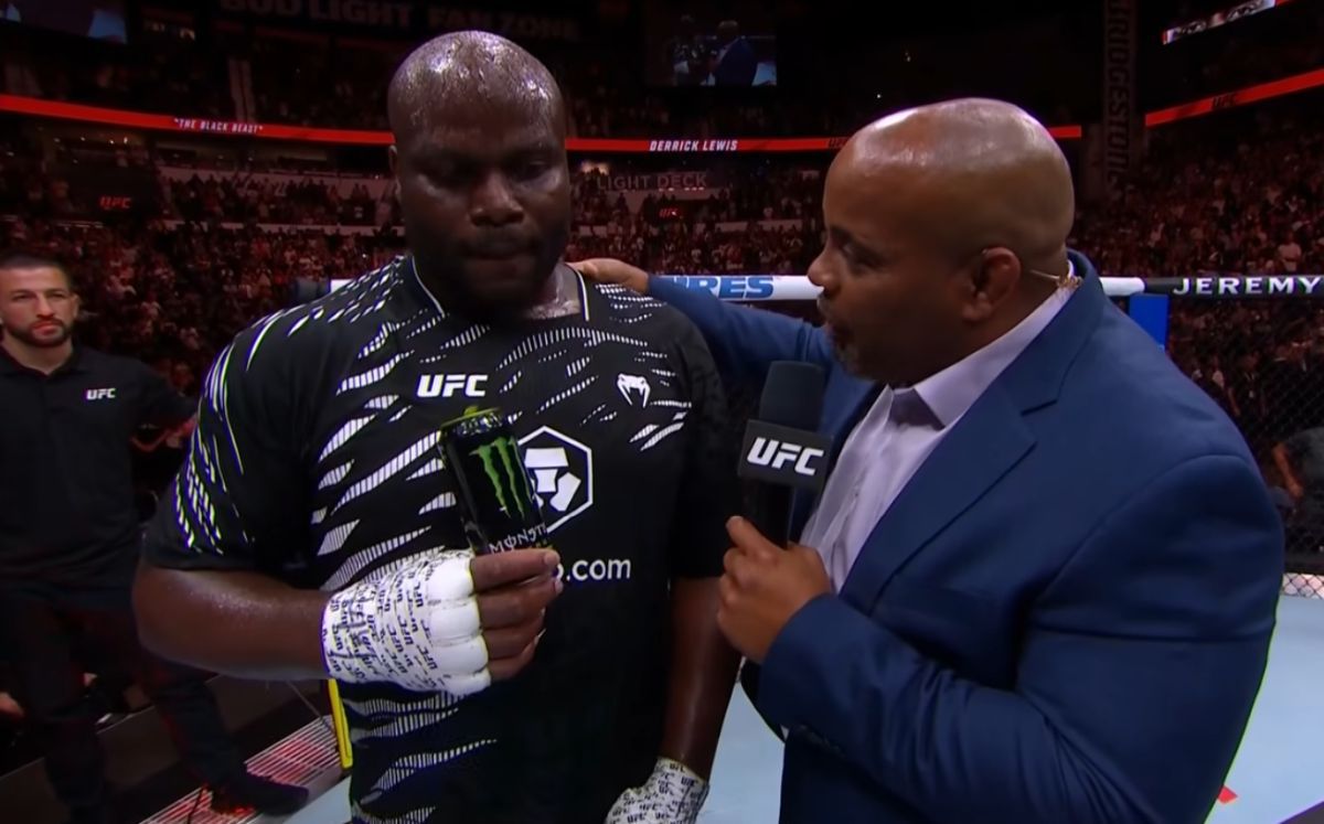 „Urmează nevasta mea, vor fi multe lupte la sol” » Victorios în gala UFC din week-end, „greul” Lewis a făcut pe toată lumea să râdă: