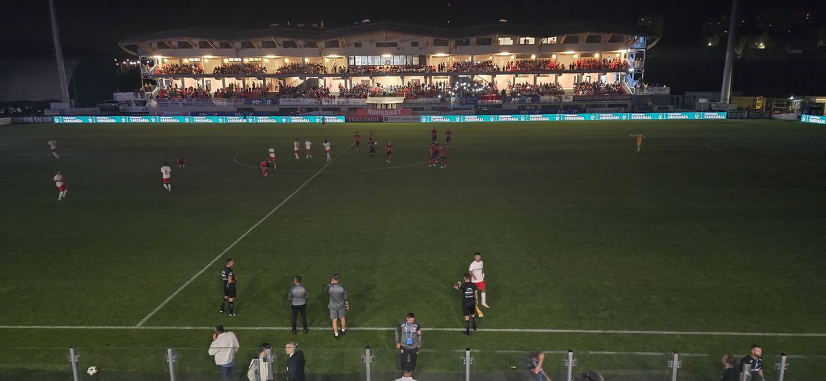 Haos la Csikszereda - Dinamo » A căzut nocturna la primul meci din istorie în Superliga: imagine colosală surprinsă de GSP