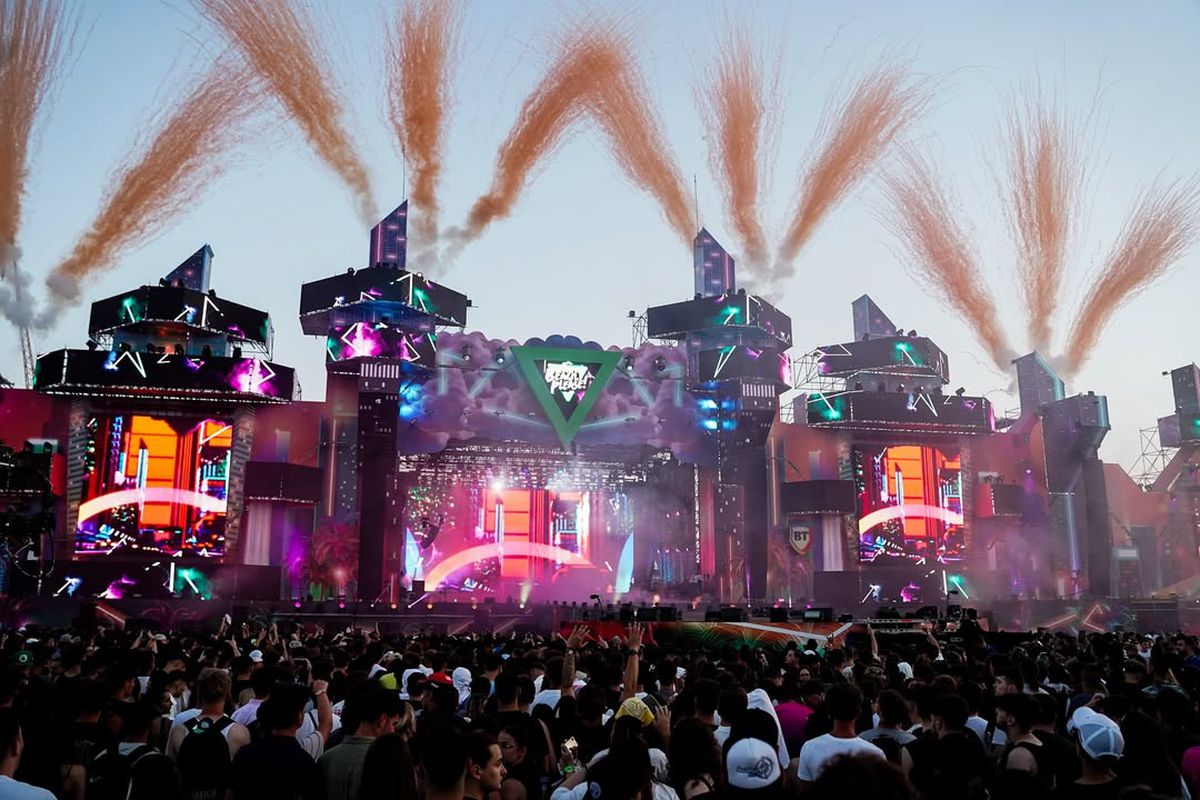 „Mi-e dor de Ceaușescu” » Diana Șucu șochează! A făcut praf festivalul „Beach, Please!”, al cărui sponsor e patronul Rapidului