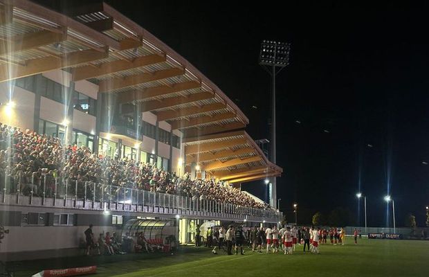 Haos la Csikszereda - Dinamo » A căzut nocturna la primul meci din istorie în Superliga: imagine colosală surprinsă de GSP