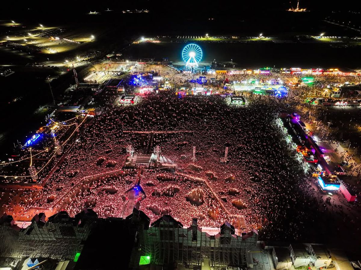 „Mi-e dor de Ceaușescu” » Diana Șucu șochează! A făcut praf festivalul „Beach, Please!”, al cărui sponsor e patronul Rapidului