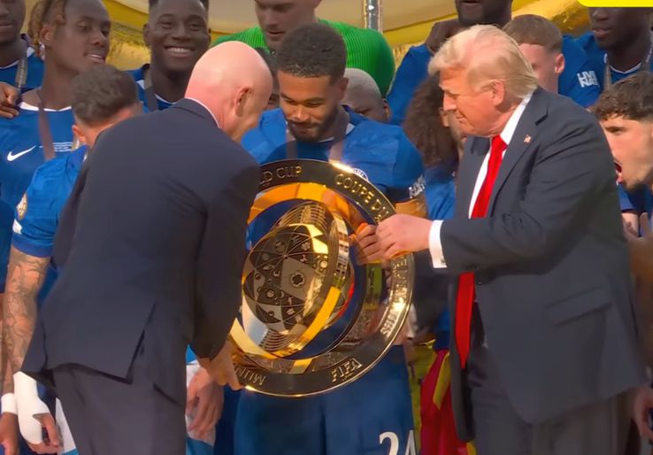 Donald Trump, la ceremonia de premiere a lui Chelsea
