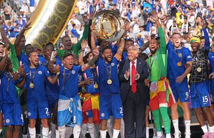 Nu s-au putut abține! Jucătorii lui Chelsea au reacționat după ce Donald Trump a creat o situație stânjenitoare la festivitatea de premiere