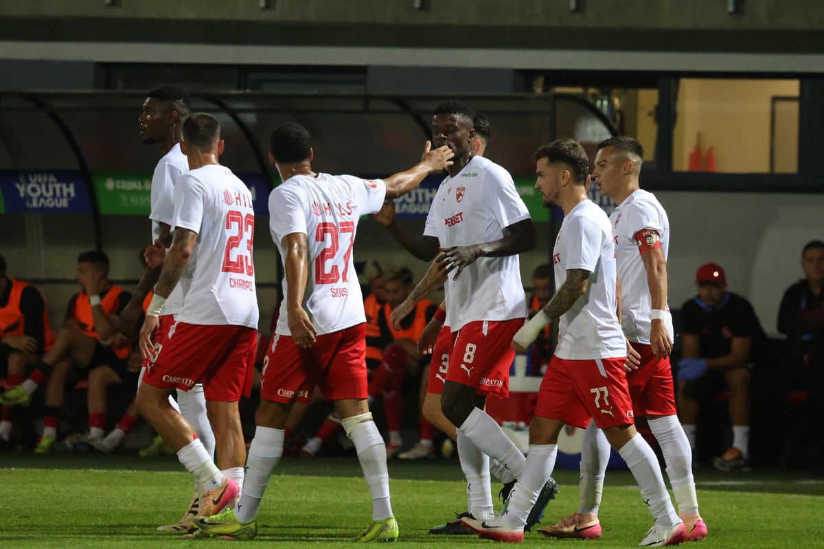 Nebunie TOTALĂ în Csikszereda - Dinamo: patru goluri, nocturnă căzută și multă tensiune