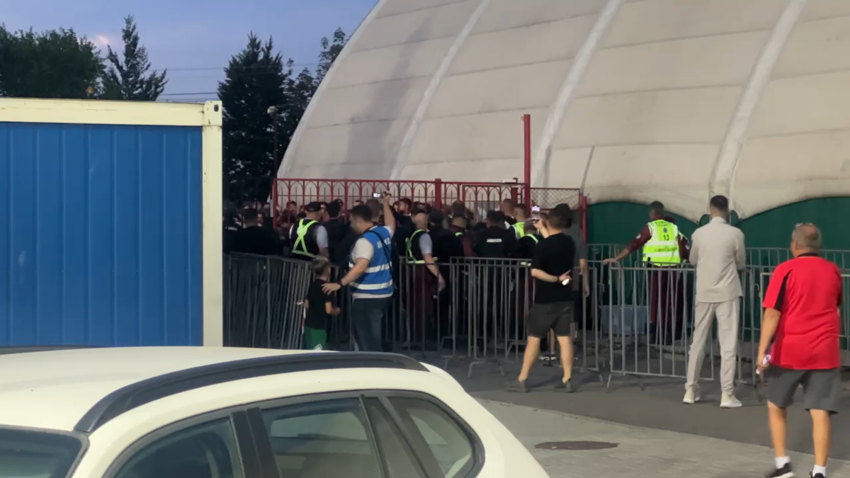 Peluza Sud Dinamo despre evenimentele de la Miercurea Ciuc: „Alianță anti-românească, complet lipsită de umanitate”