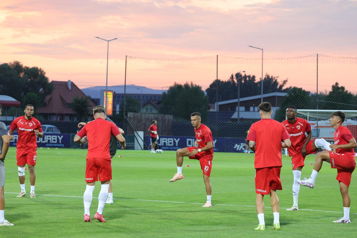 Imagini înainte de Csikszereda - Dinamo (2) / Foto: Ionuț Iordache GSP