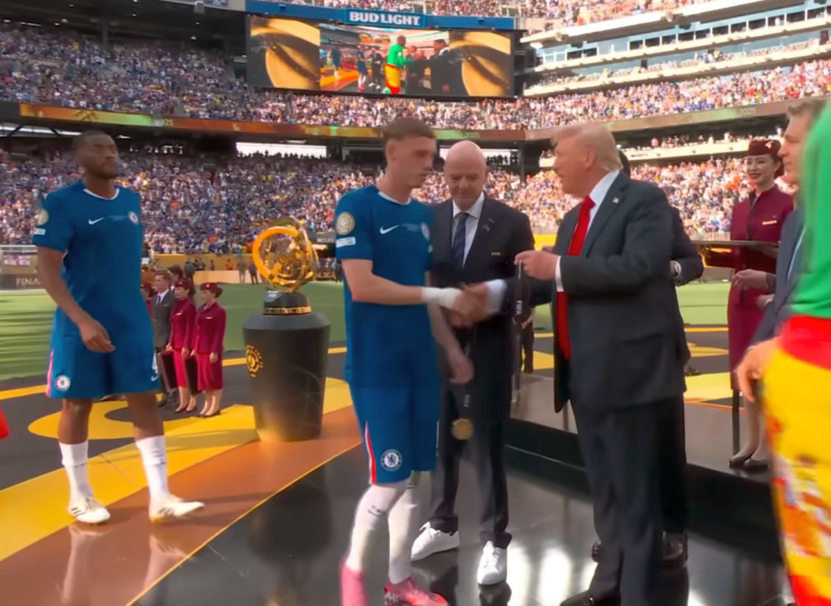 Asta-i ultima! Trofeul original al Campionatului Mondial al Cluburilor a rămas la Donald Trump, Chelsea a primit doar o replică