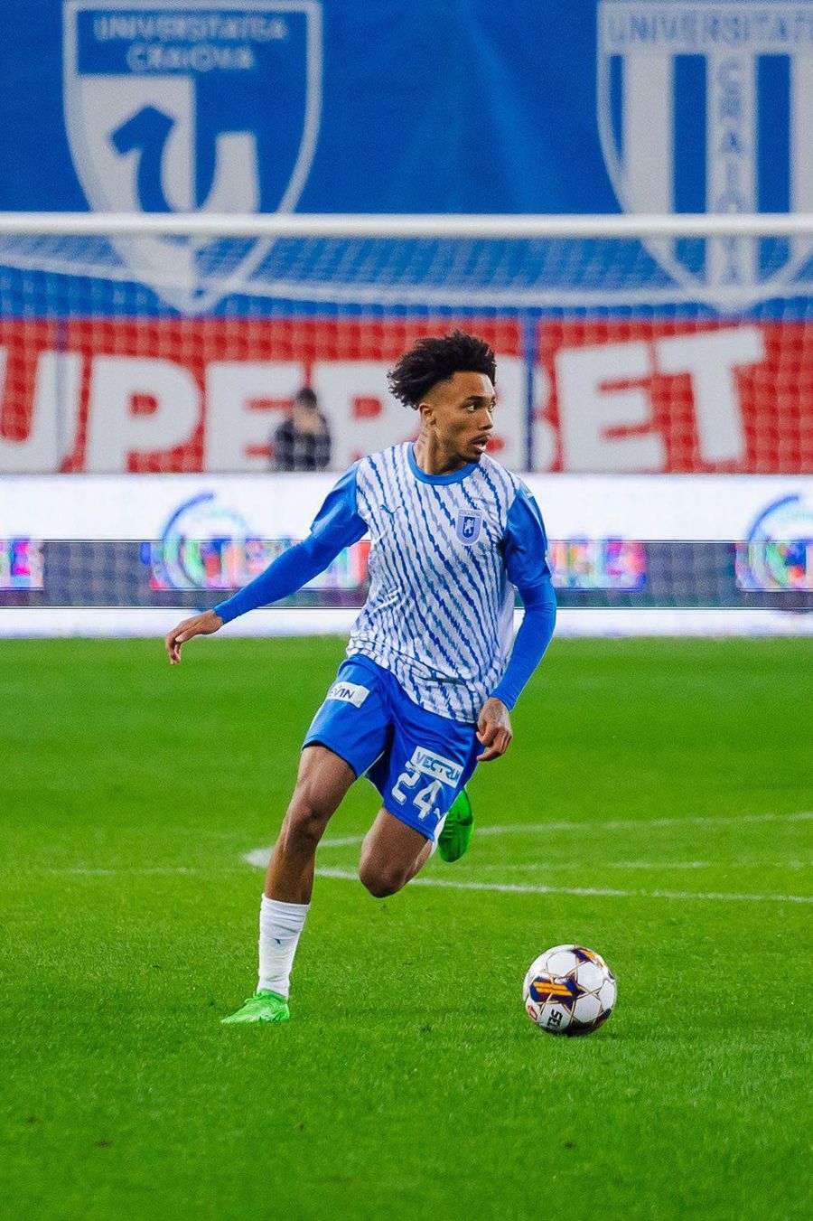 Jalen Blesa a plecat de la Universitatea Craiova / foto: Facebook Încă un atacant a plecat de la Universitatea Craiova! Jucătorul mai avea contract până în 2027