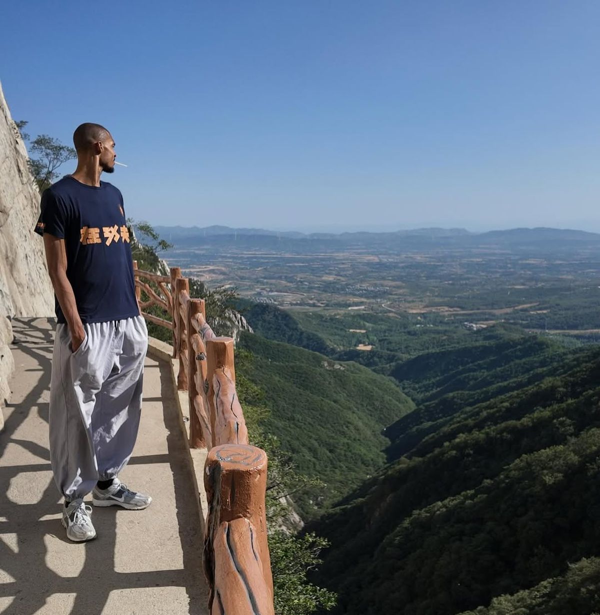 Victor Wembanyama, superstarul NBA, a devenit călugăr războinic la un templu Shaolin din China