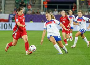 S-a încheiat faza grupelor la Campionatul European de fotbal feminin » Programul din sferturi