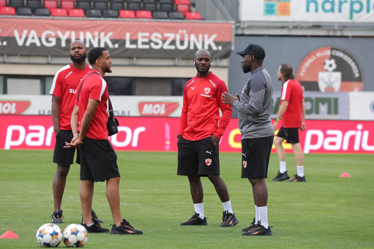 Imagini înainte de Csikszereda - Dinamo / Foto: Ionuț Iordache GSP