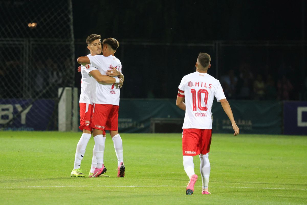 Nebunie TOTALĂ în Csikszereda - Dinamo: patru goluri, nocturnă căzută și multă tensiune