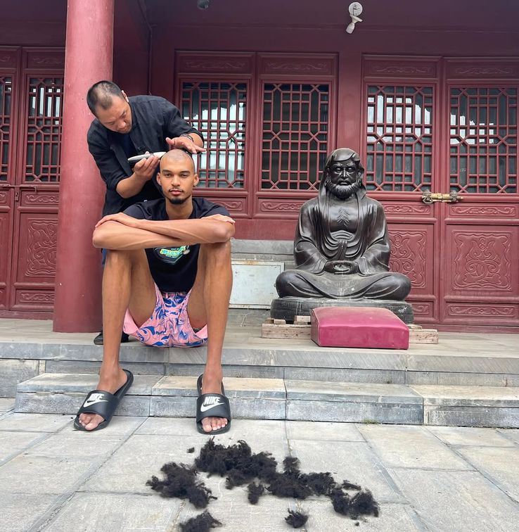 Victor Wembanyama, superstarul NBA, a devenit călugăr războinic la un templu Shaolin din China/Foto: Instagram (Wemby)