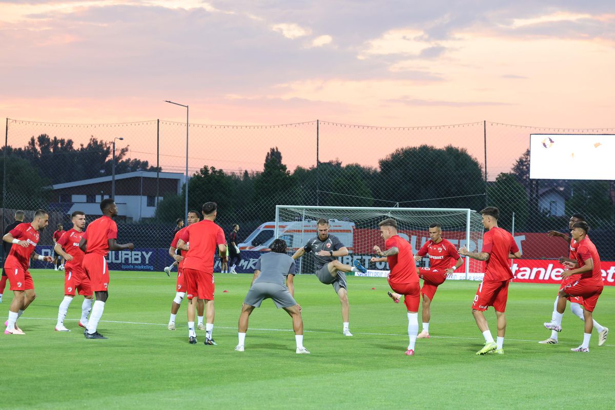 Imagini înainte de Csikszereda - Dinamo (2) / Foto: Ionuț Iordache GSP