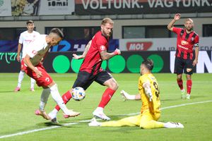 Csikszereda - Dinamo » Partida a fost reluată, după ce nocturna a picat! Jocul a fost oprit timp de 28 de minute