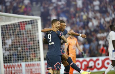 Victorie cu emoții, după prezentarea vedetelor » Fanii Parisului, primire electrizantă pentru Ramos și Messi! Mbappe, huiduit