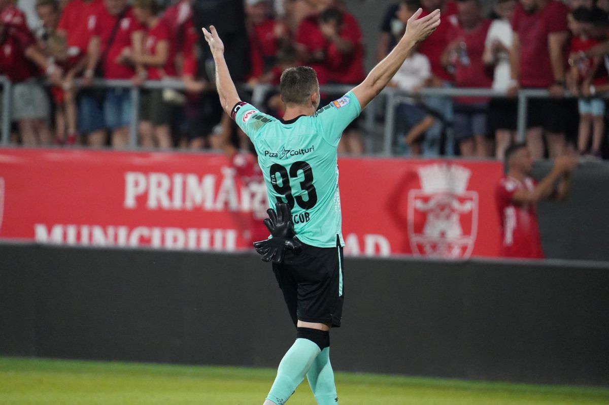 N-a mai suportat! Discurs-manifest după UTA - CSU Craiova: „Am dinții făcuți praf! Incredibil ce mi-a spus arbitrul”