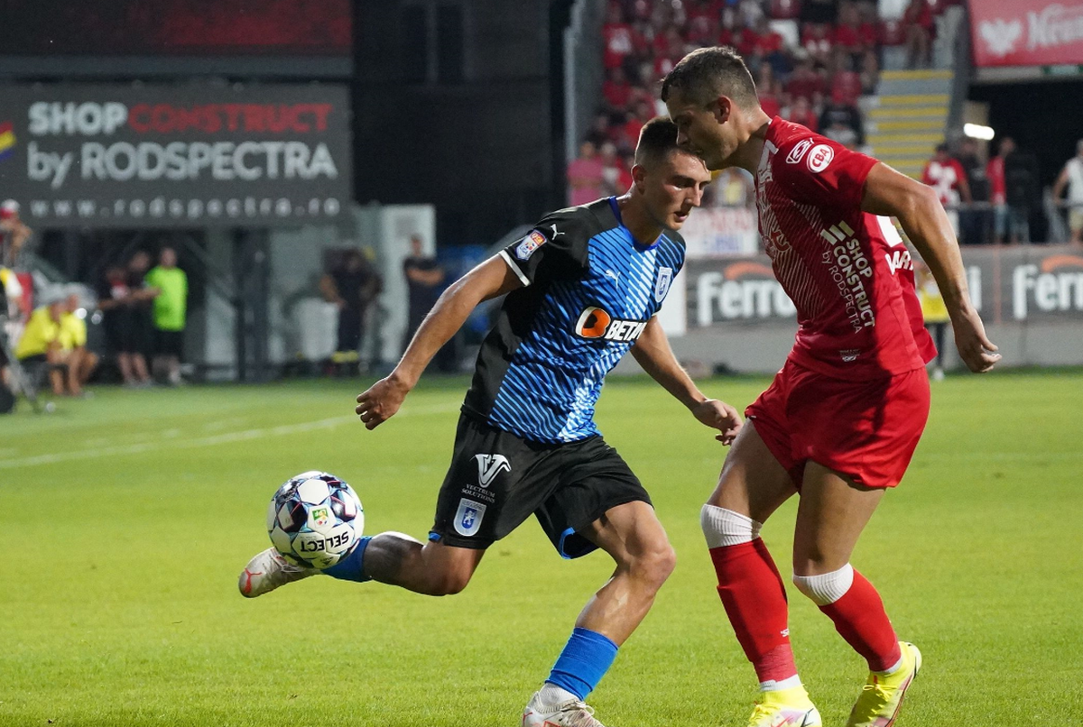 Universitatea Craiova a luat foc: „Jenantă prestația arbitrului!” » 3 faze reclamate de olteni