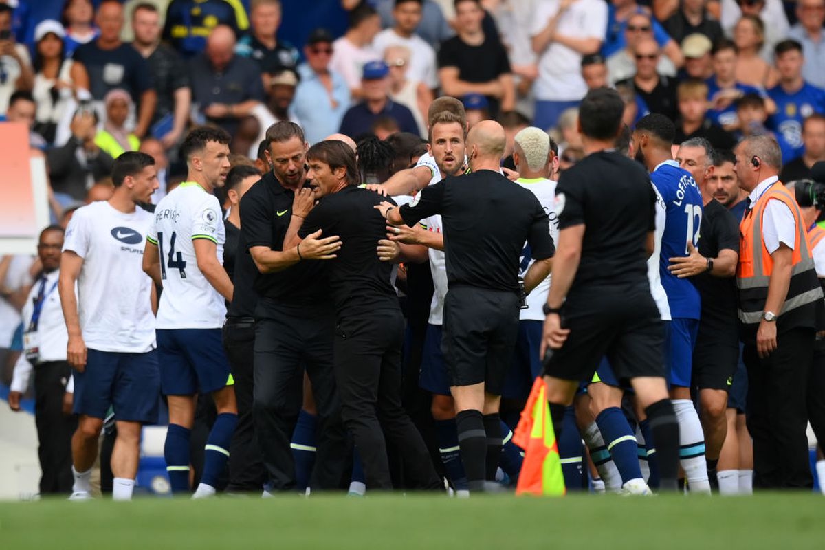 Conte și Tuchel s-au încăierat pe teren! Scene incredibile după Chelsea - Tottenham