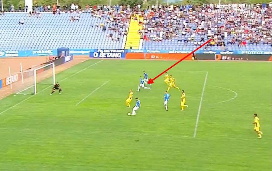 FOTO: captură @Digi Sport 1 Rădoi a antrenat și norocul la CS Universitatea Craiova! Final incandescent cu Mioveni: penalty ratat și gol anulat de VAR