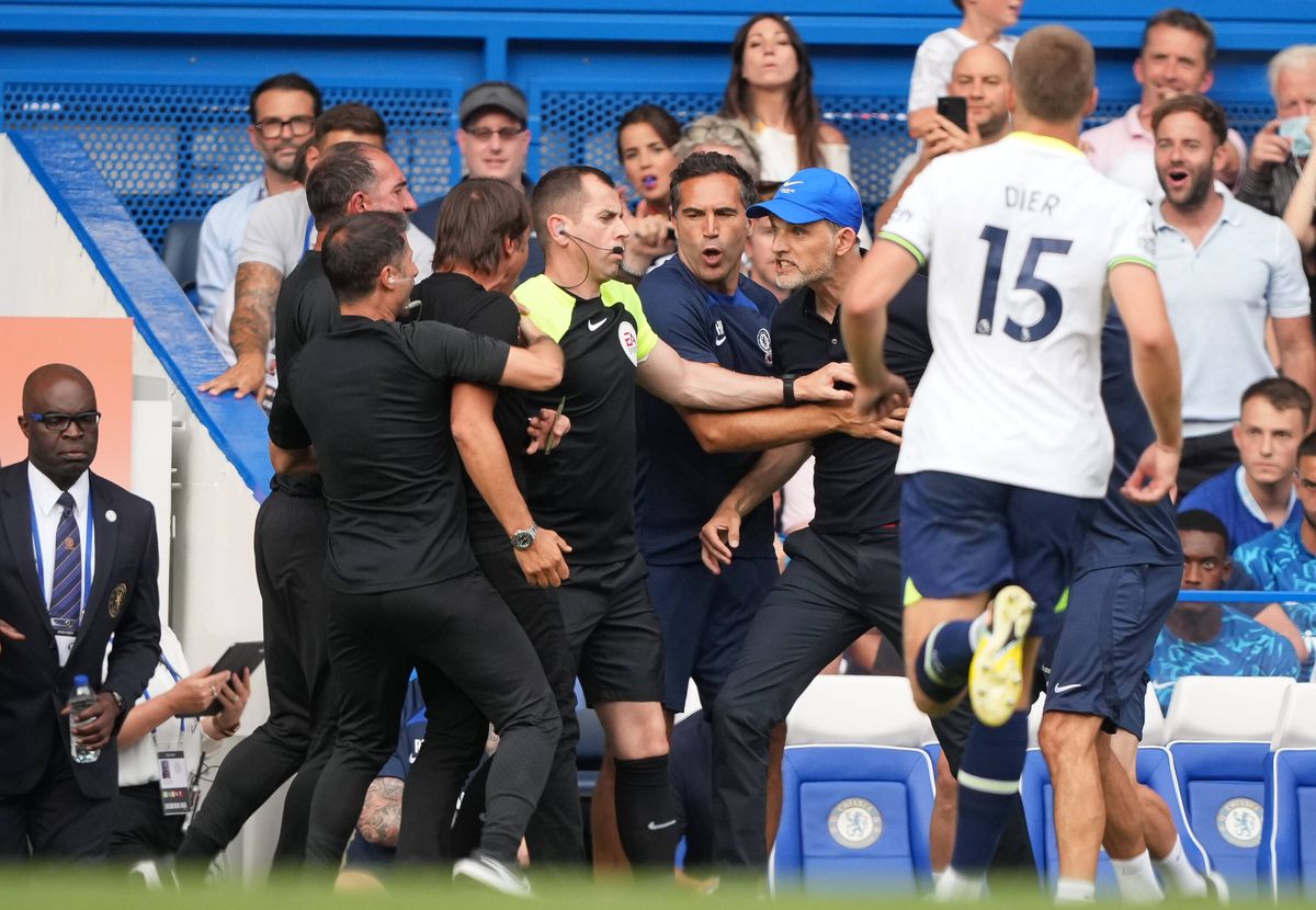 Conte și Tuchel s-au încăierat pe teren! Scene incredibile după Chelsea - Tottenham