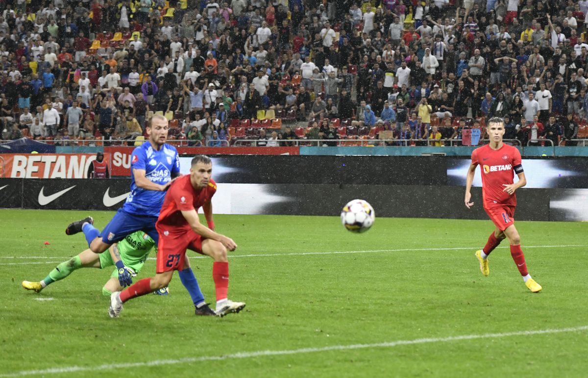 FCSB - Chindia, Darius Olaru ratare incredibilă