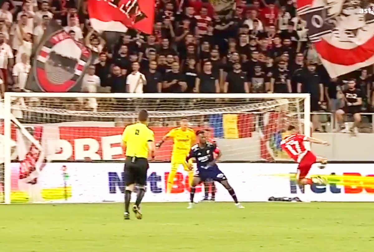 Dennis Politic, aproape de golul sezonului în Superligă » Fază de PlayStation pe „Arcul de Triumf”