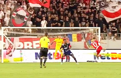 Dennis Politic, aproape de golul sezonului în Superligă » Fază de PlayStation pe „Arcul de Triumf”