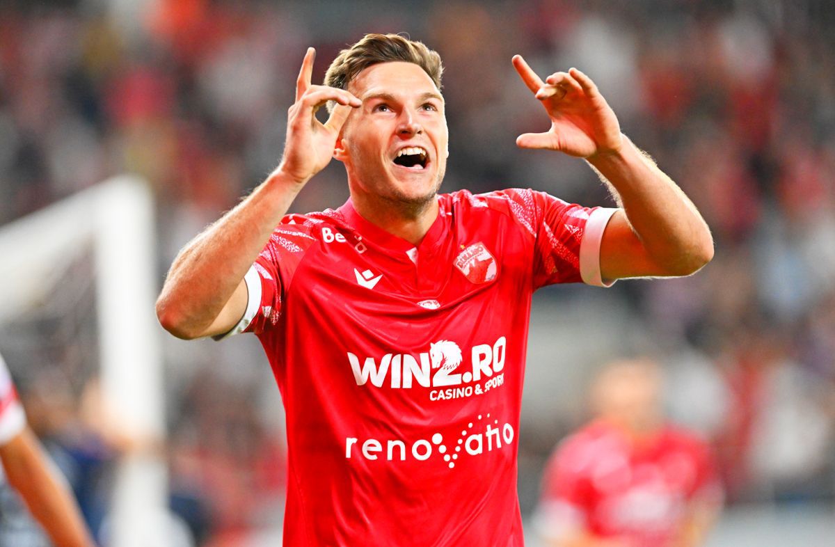 Cojocarule, ai dormit în prima repriză? A permis desfășurarea meciului Dinamo - FC Botoșani deși regulamentul a fost încălcat flagrant