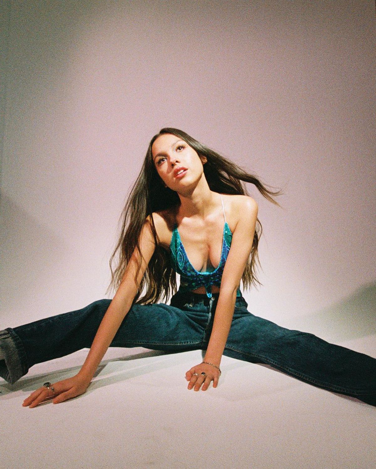 O cântăreață celebră din SUA, noua fană a lui Chelsea » A fost prezentă pe Stamford Bridge la meciul dintre londonezi și Liverpool